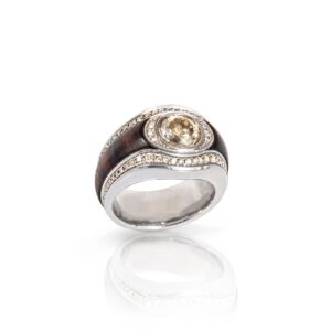 Ring mit Ebenholz und Brillanten