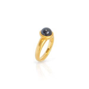 Ring 750 Gelbgold mit einem Mondstein Cabochon
