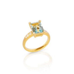 Ring mit Aquamarin und Brillanten