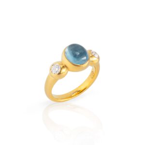 Ring mit Aquamarin catseye und zwei Brillanten