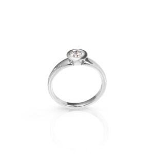 Solitärring 750 Weißgold mit  konischer Fassung mit einem Brillant