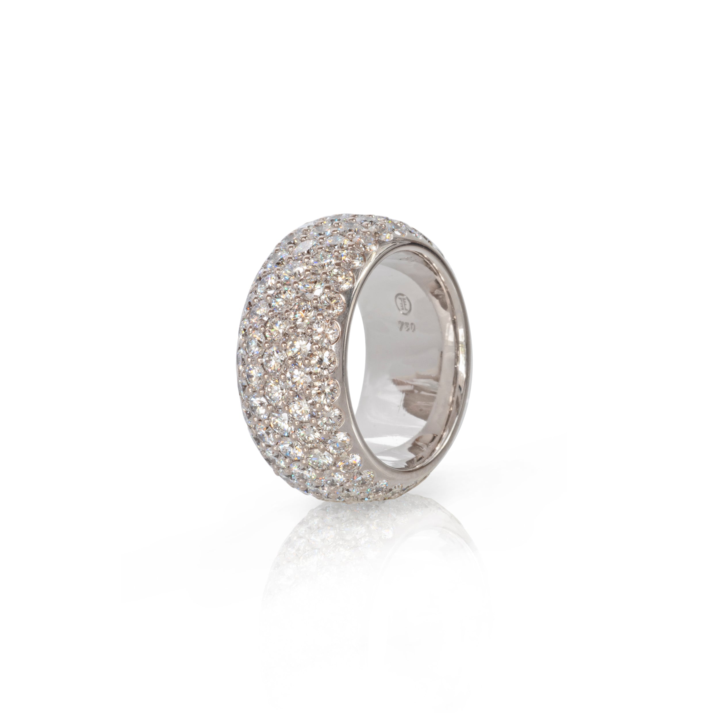 Pavéring mit 145 Brillanten