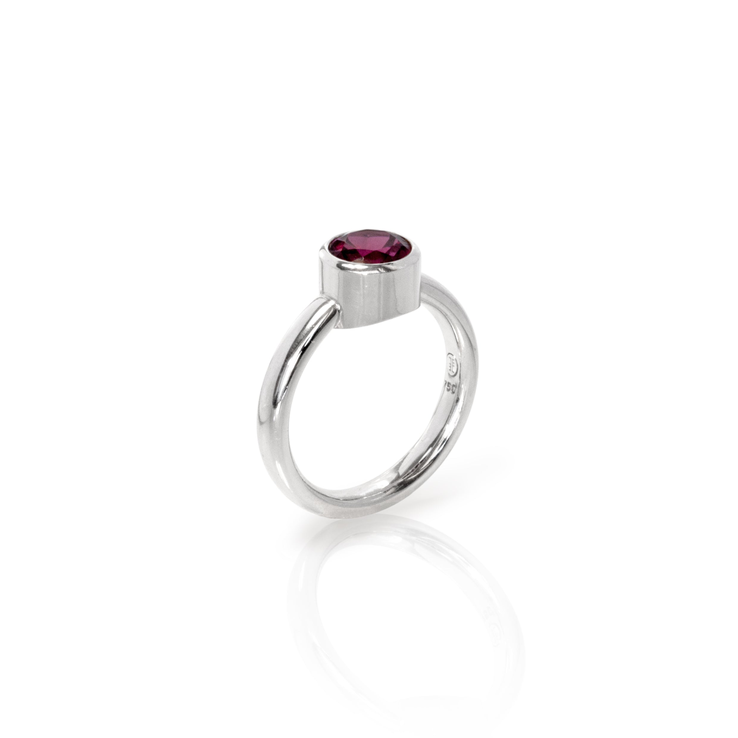 Ring mit Rhodolith