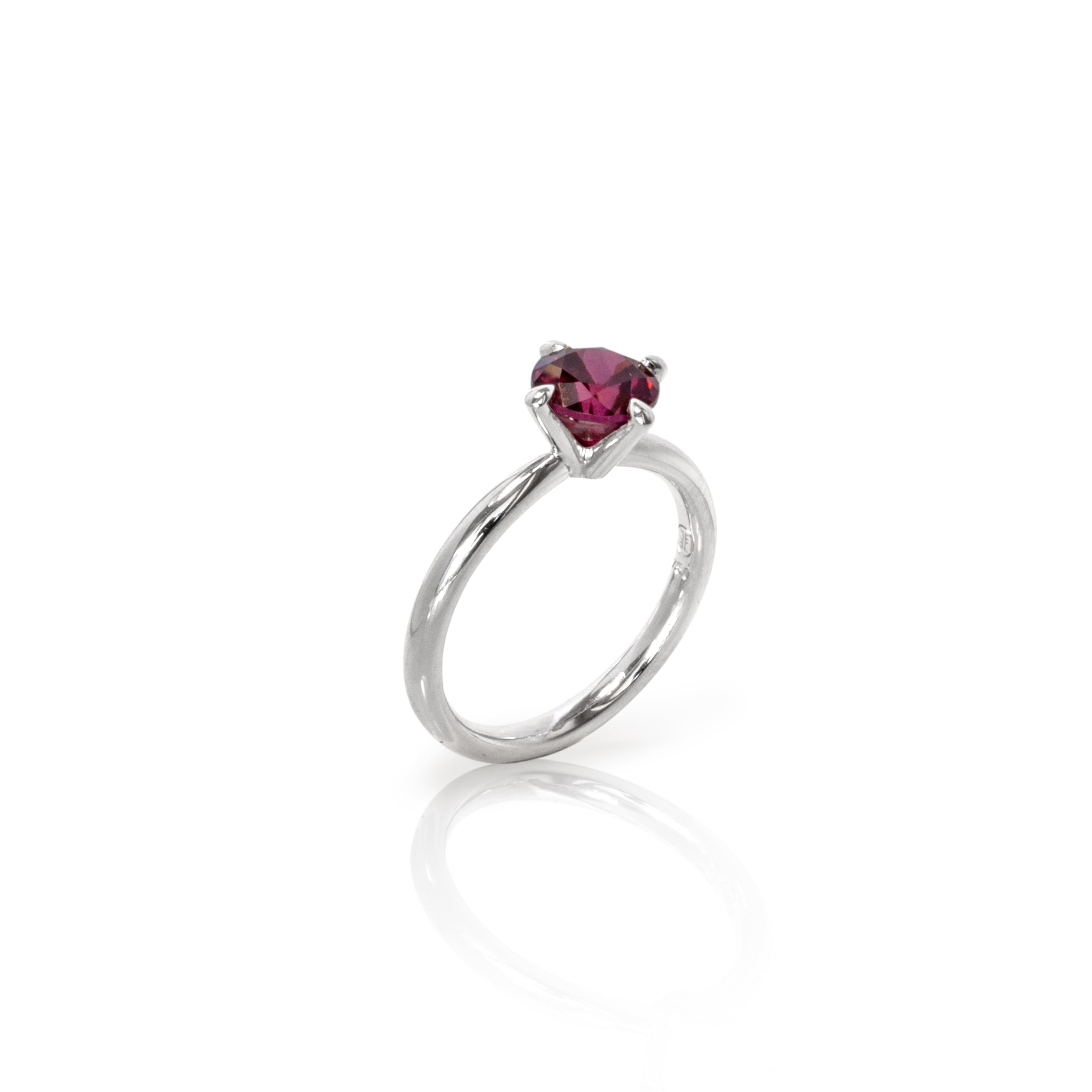 Ring mit Rhodolith