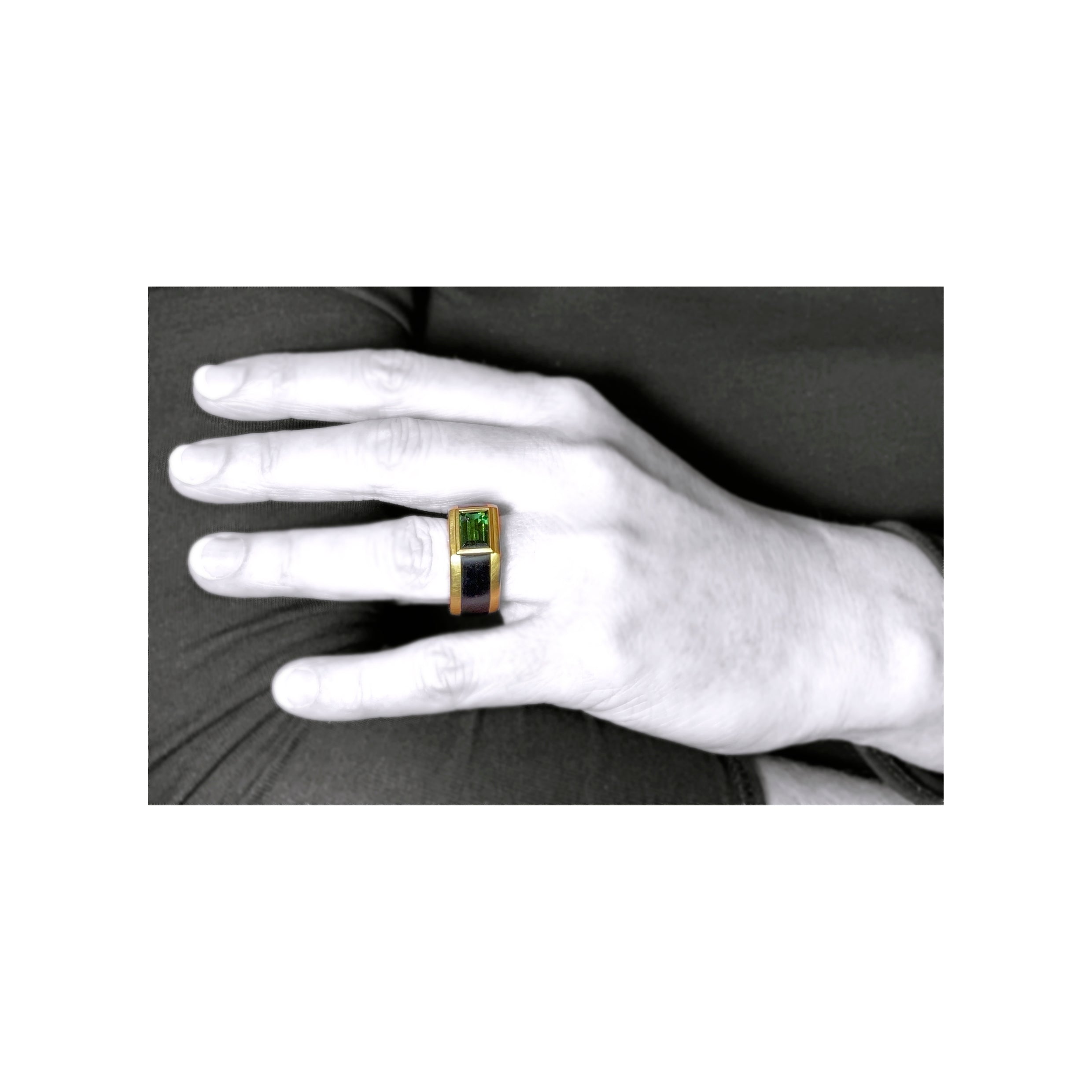 Ring mit Ebenholz und Turmalin - Image 2