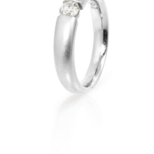 Spannring 750 Weißgold mit einem Brillant