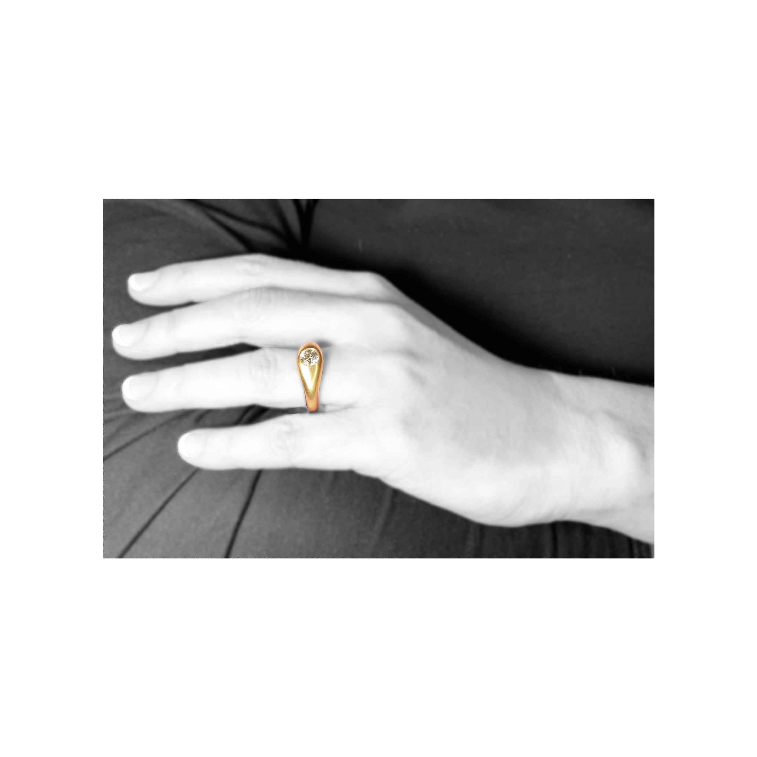 Bandring 750 Gelbgold mit einem Brillant – Bild 2