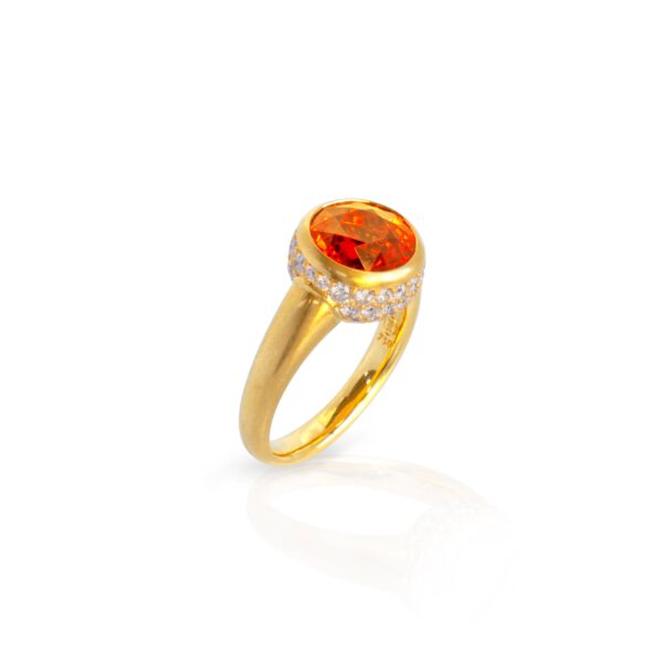 Ring 750 Gelbgold mit Mandaringranat und 40 Brillanten