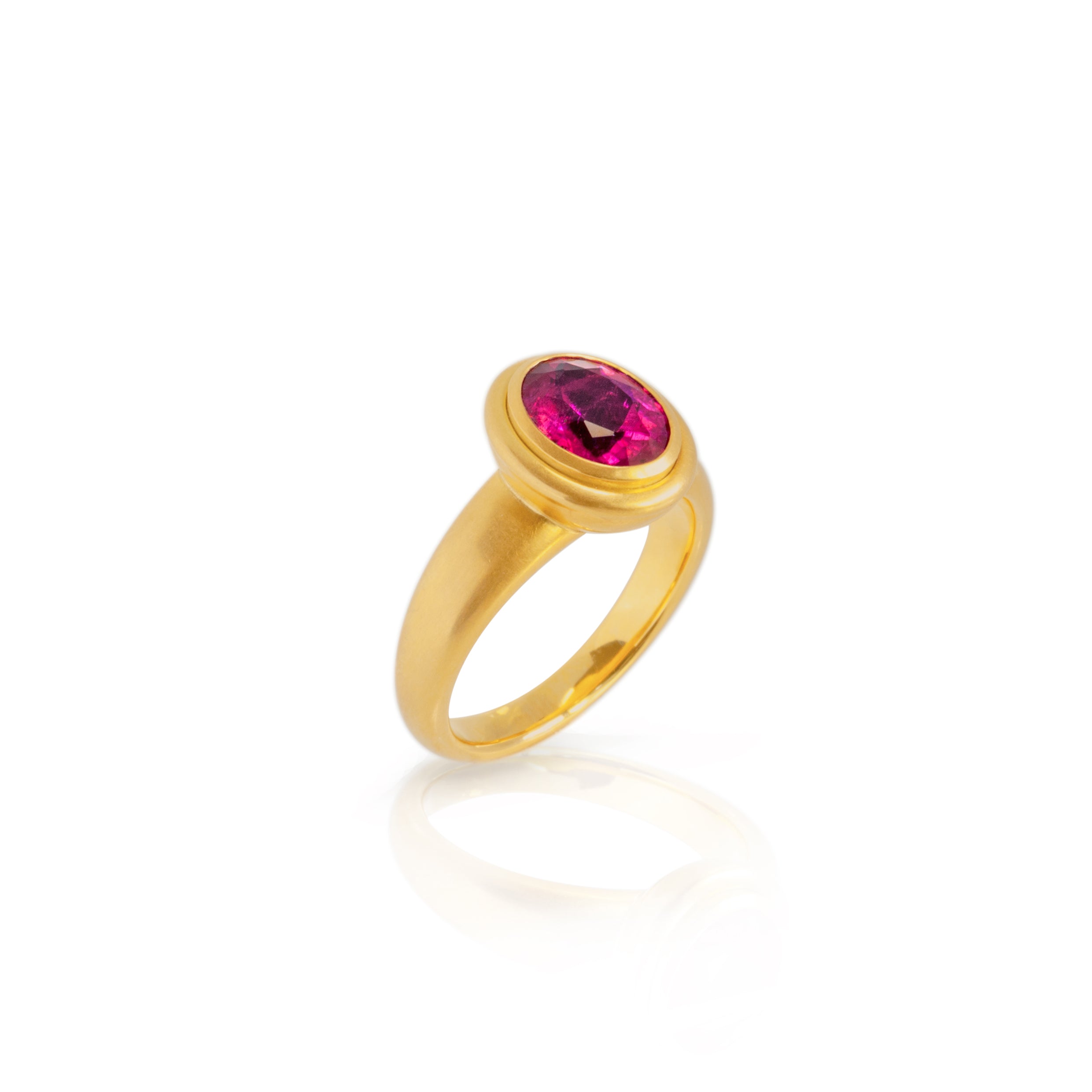 Ring 750 Gelbgold mit einem Rubellit