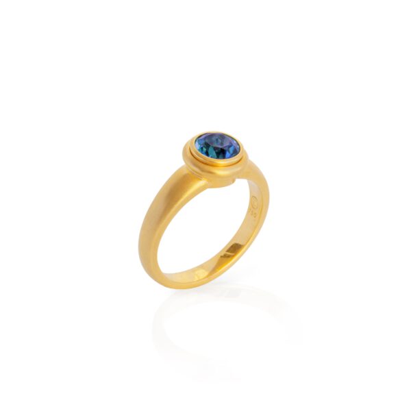 Ring mit Saphir