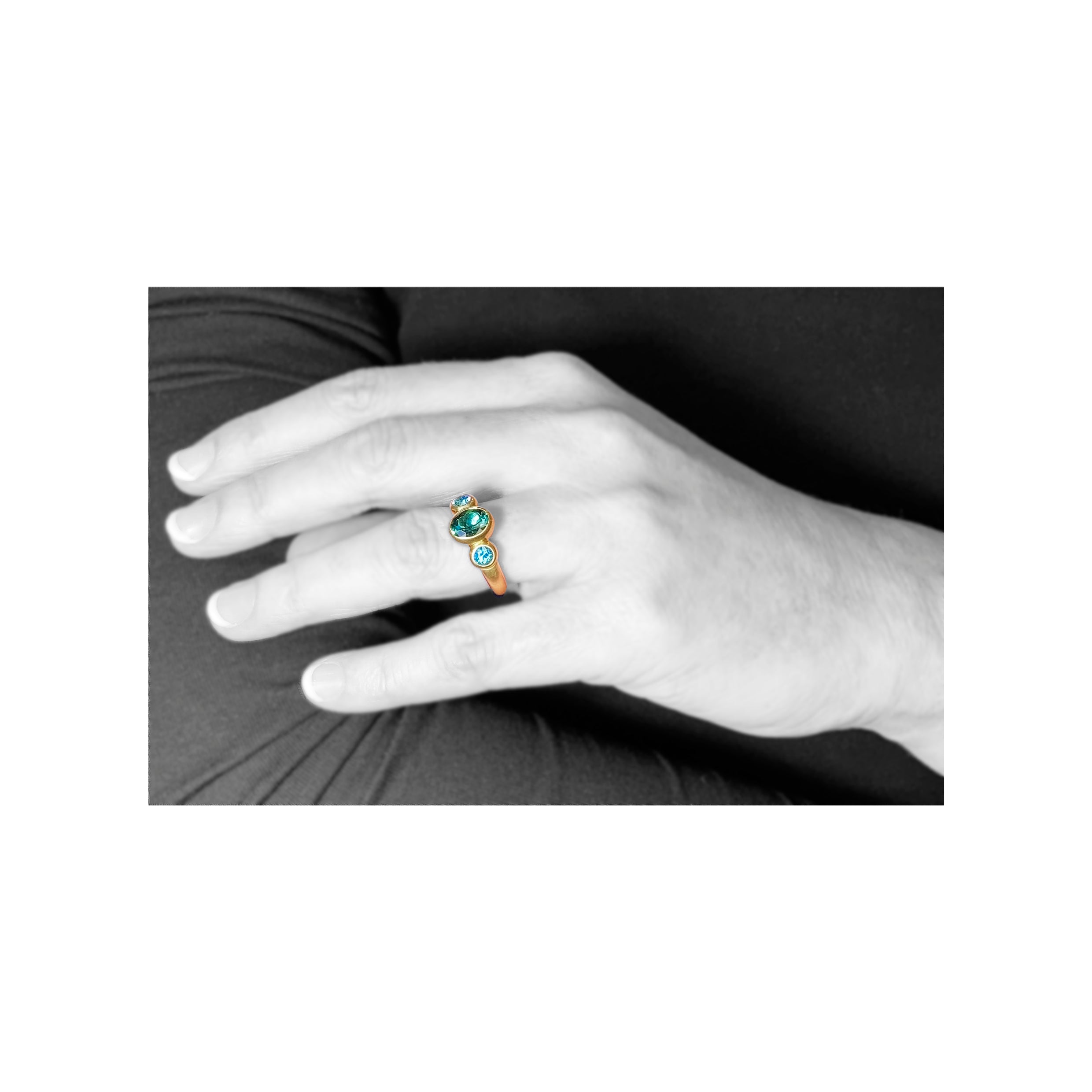 Ring mit Turmalin und zwei Starliten - Image 2