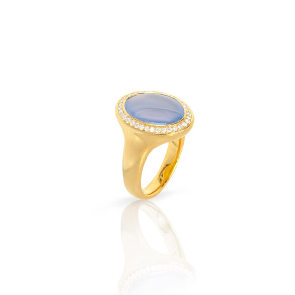 Ring tailliert mit Calcedon und 36 Brillanten