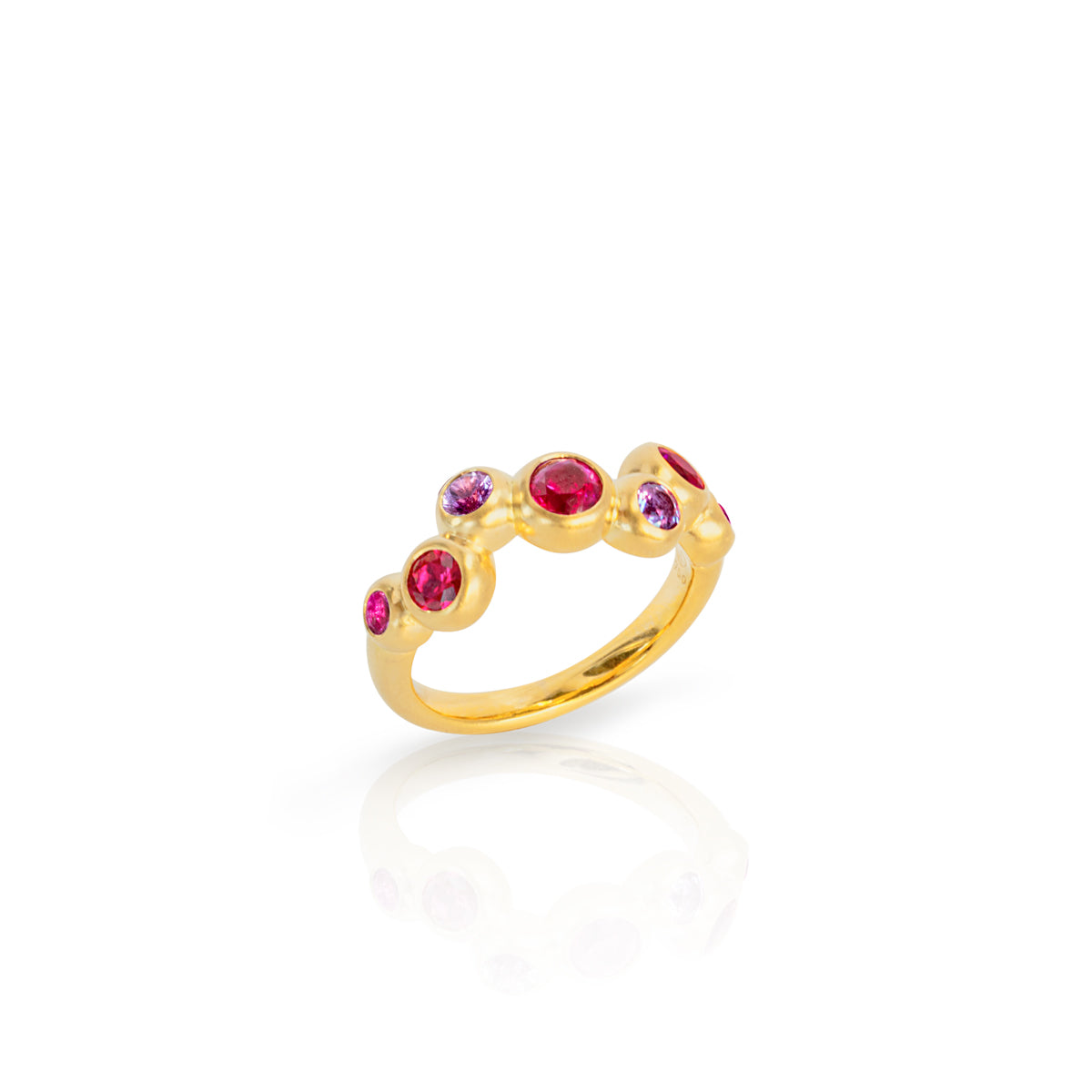 Ring 750 Gelbgold mit 3 Rubinen und 4 lila-pinken Saphiren
