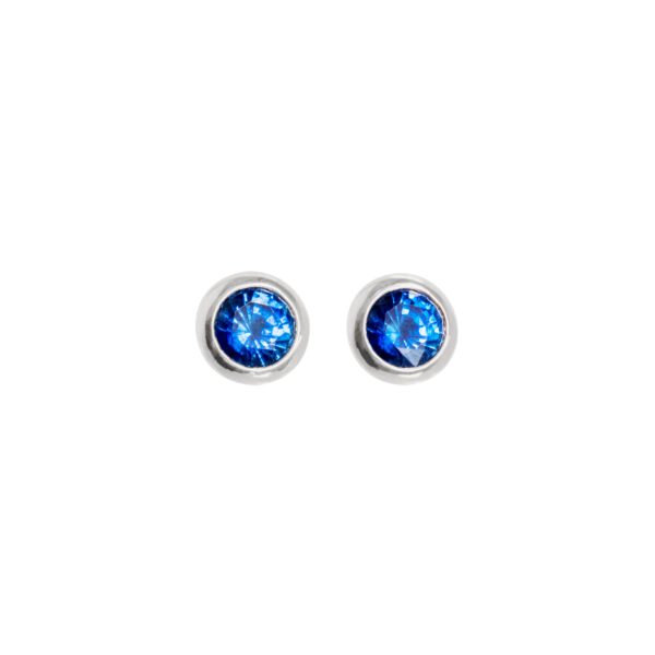 Ohrstecker mit blauen Saphiren