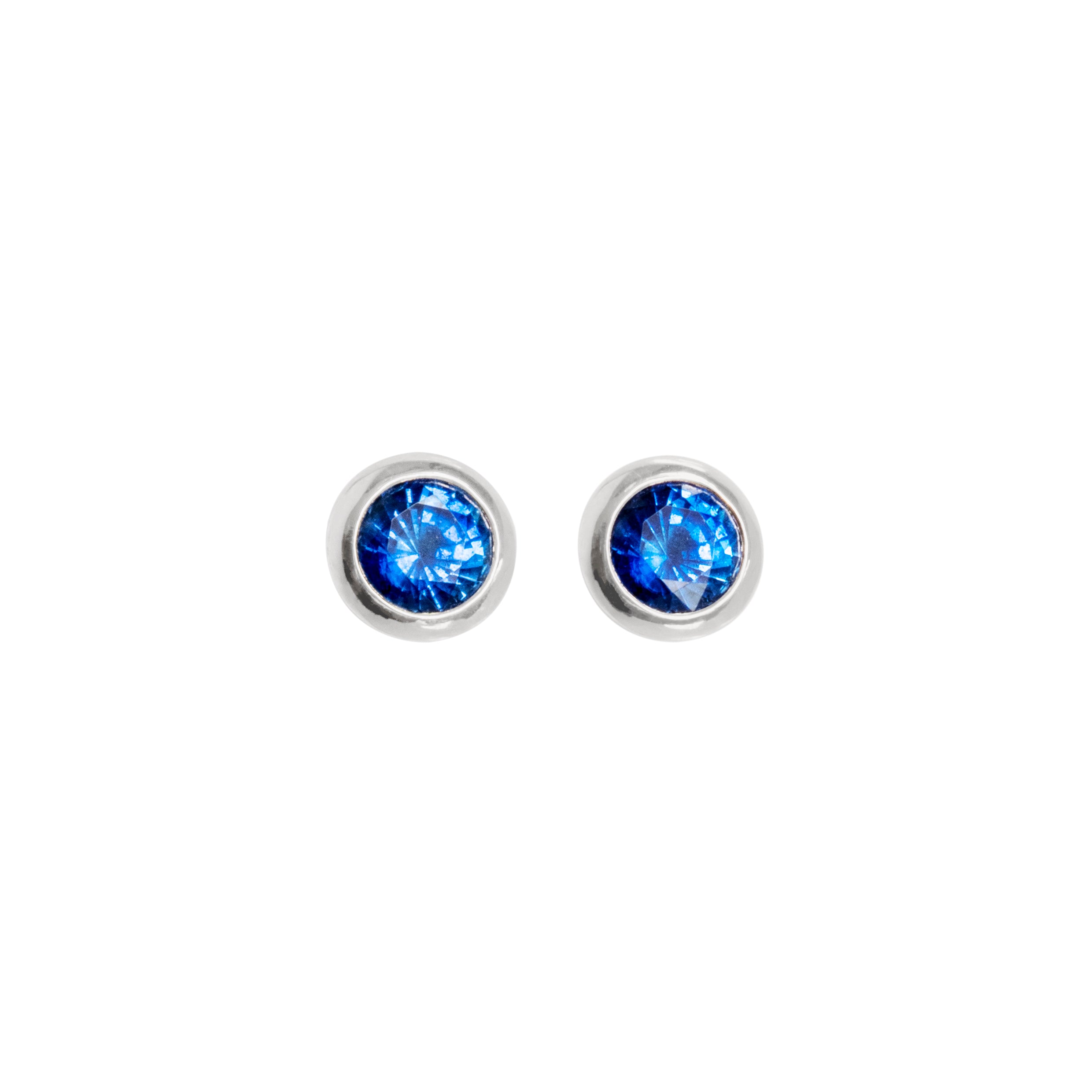 Ohrstecker mit blauen Saphiren